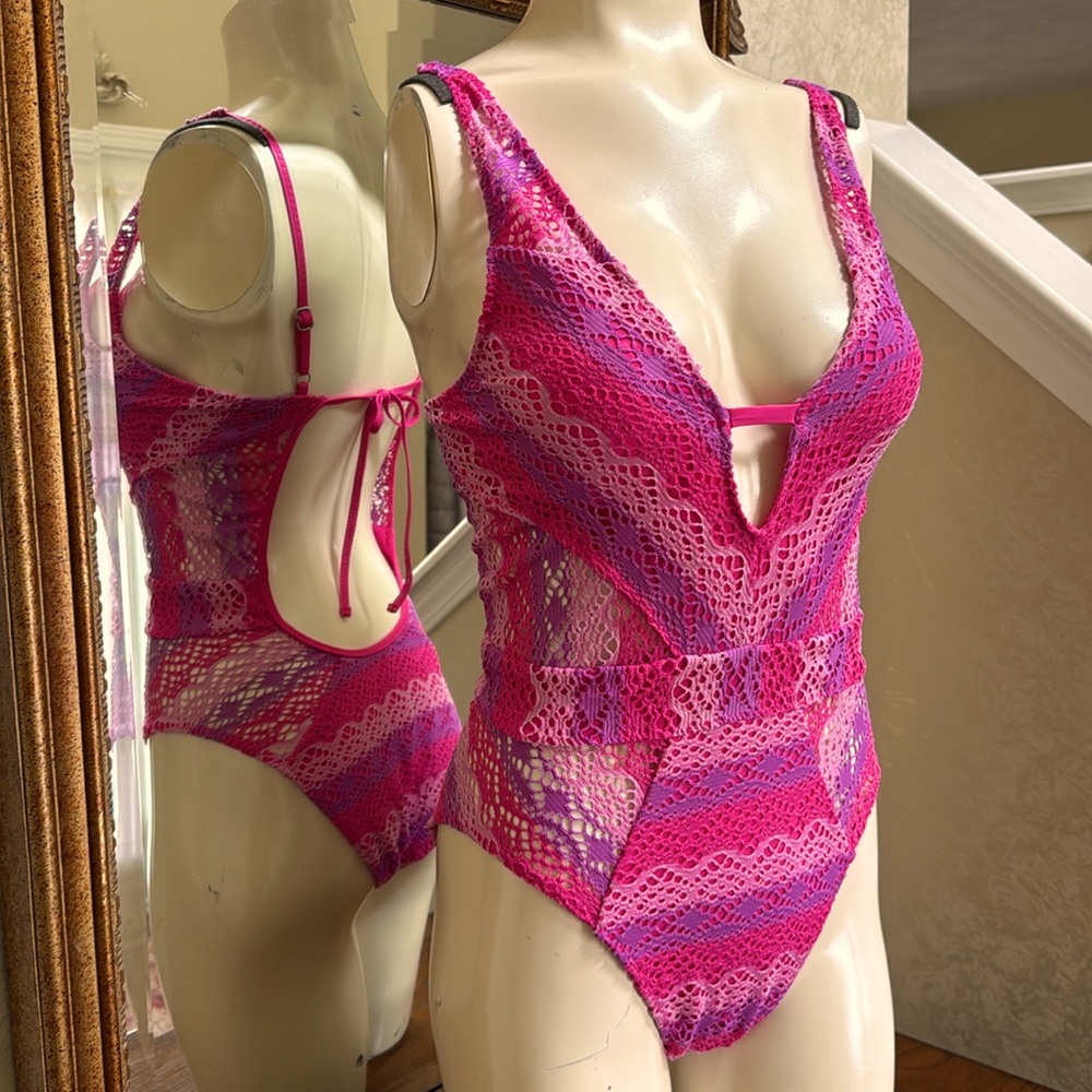 NWOT BECCA Pink & Purple Lace womens One Piece swimsuit. Size S/P. Ties in back.